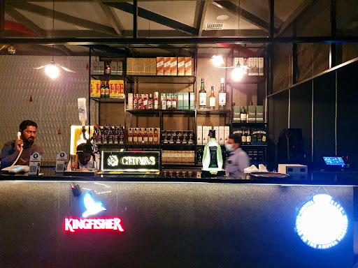 COCKTAILS RESTAURANT & BAR