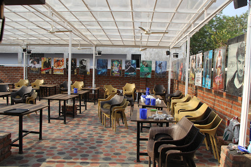 CINE BAR & RESTAURANT