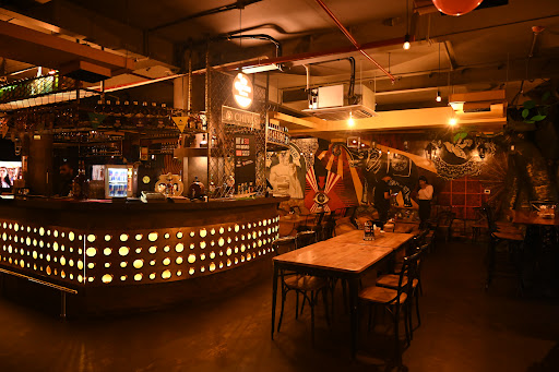 #BBi Booze Buzz Inhouse | Cocktail bar and Restaurant