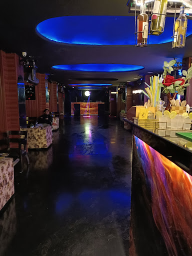 GV'S 24 CLUB & BAR