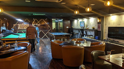 Hangout The Cocktail Room
