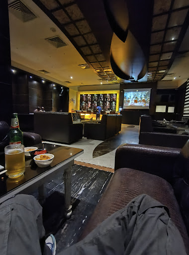 "LEXXUS BAR" BENZZ PARK