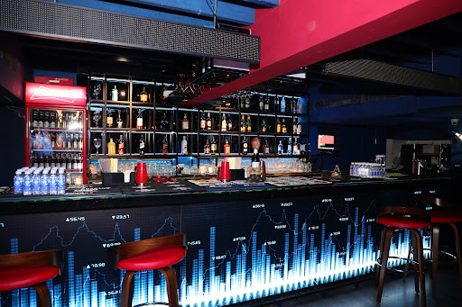 Bulls & Bears Restaurant & Bar