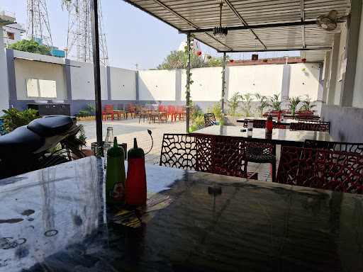 J Cafe & Restaurant