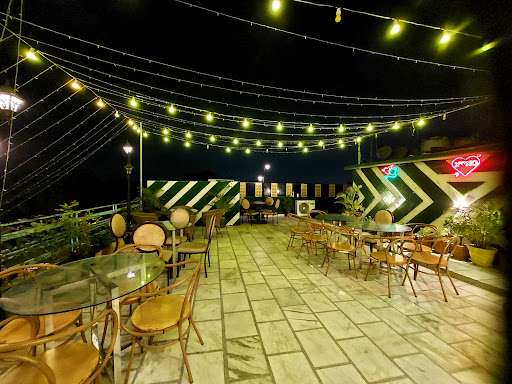 W Restro Cafe